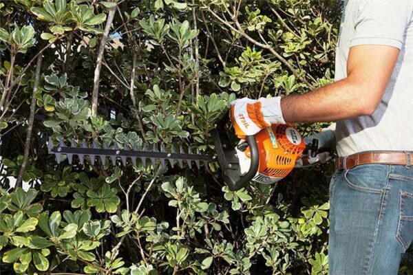 Podador a combustão HS 45 STIHL